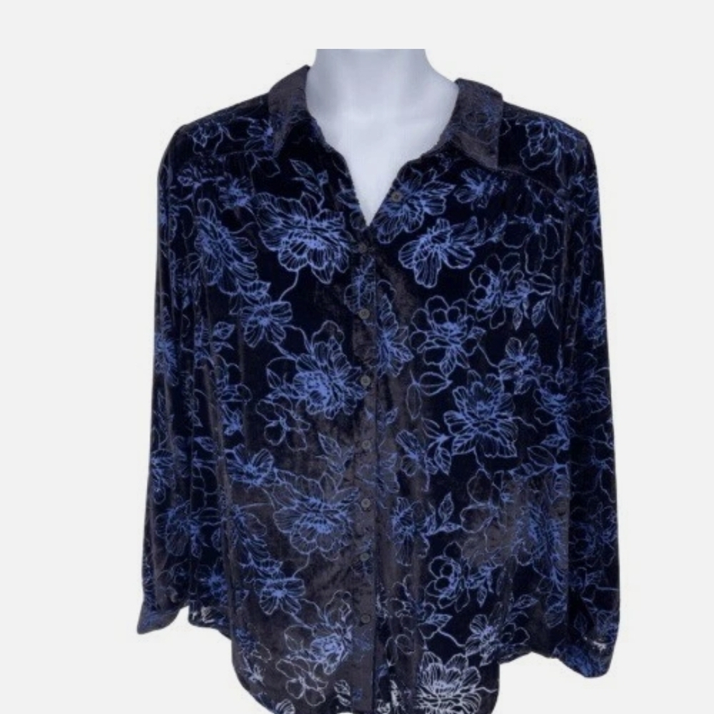 Torrid Madison Velvet Black and Blue Floral Button-Down  Long Sleeve Blouse.